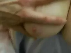 Người phụ nữ lớn tuổ ...