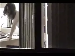 Cô gái tuyệt đẹp tai ...