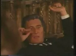 Da Đen, sờ mó chân v ...