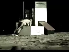 Một cô gái, dit nhau ...