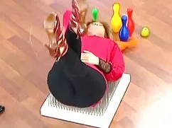 Cô gái tóc vàng nhỏ, ...