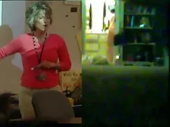 - Cô Lola ăn với tải ...